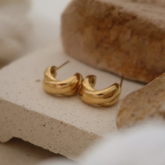 NEW 18K Gold Plated Double Cross Hoop Earrings - Picture 4 of 8